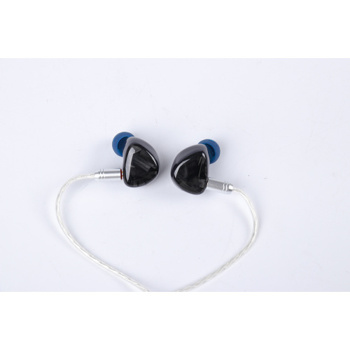 High fidelity wired in-ear earphones