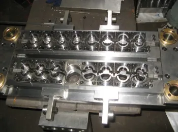 PET preform mould