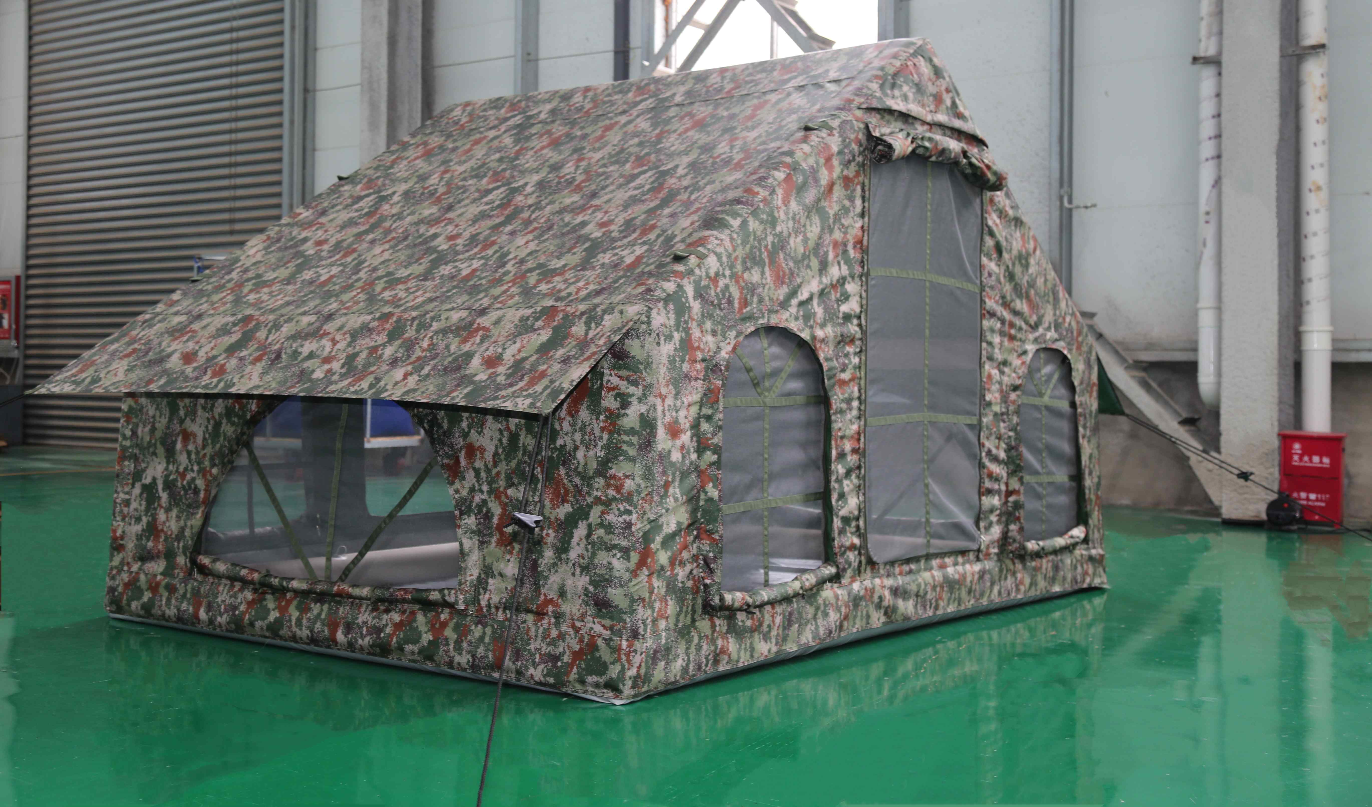 Carpa inflable para acampar al aire libre de camuflaje