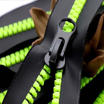 Bright-coloured plastic zipper for  merchandise