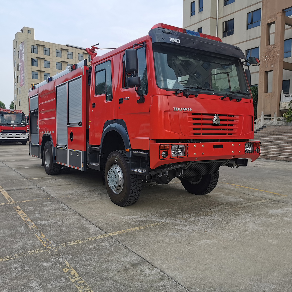 HOWO 4X4 RHD water foam fire fighting truck