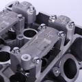 Fabrikherstellung CNC -Bearbeitung anderer Autoteilteile Motorradteile Aluminiumzylinderkopf