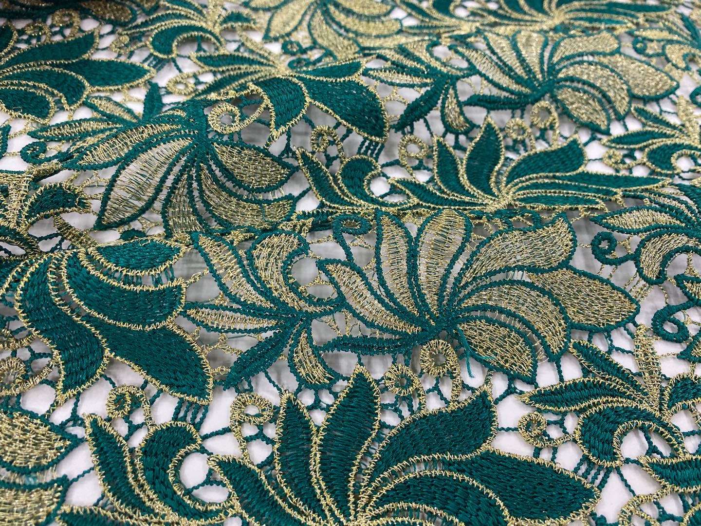 Guipure Embroidery Fabric With Scallop