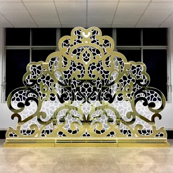 Wholesale Modern Acrylic and Glass Tables for Wedding and Event Decor