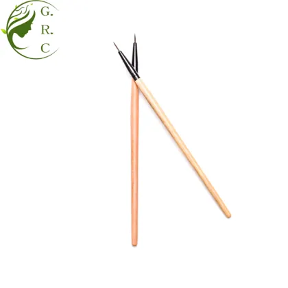 Cosmetics Professional Series 457 - Bamboo Eyeliner Brush