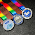 Trofeos y medallas de aleación de zinc deportivos personalizados en blanco