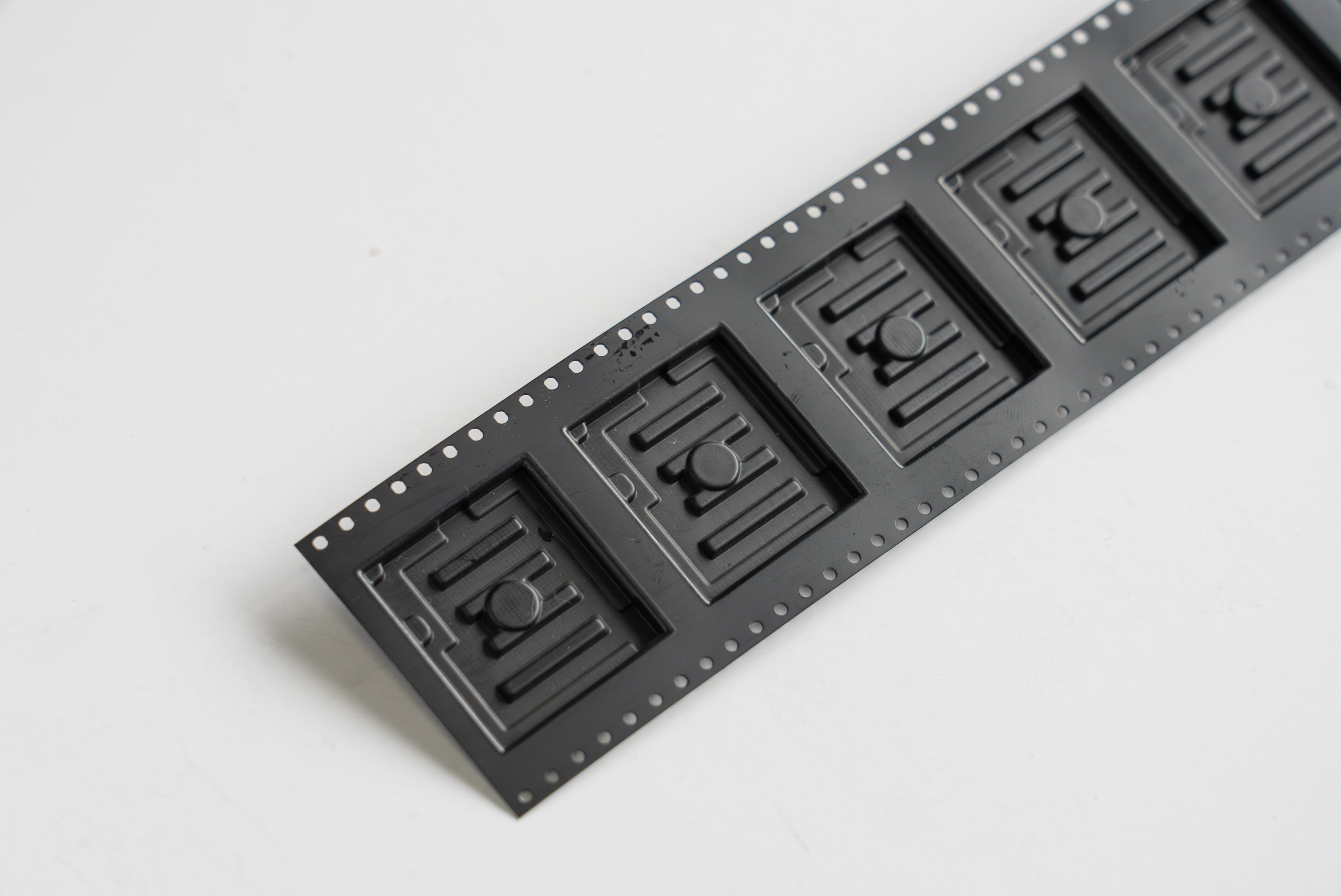 Semiconductor carrier tapes