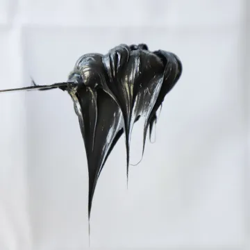 Molybdenum disulfide grease with long-lasting properties