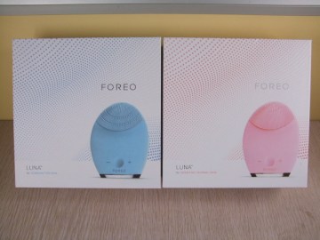 LUNA FOREO Face care brush with charger