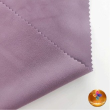 パフォーマンス重視の水着のための速乾性素材