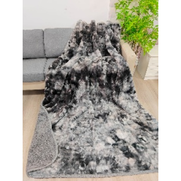 Ném nhiều lớp lông thú giả ấm cúng