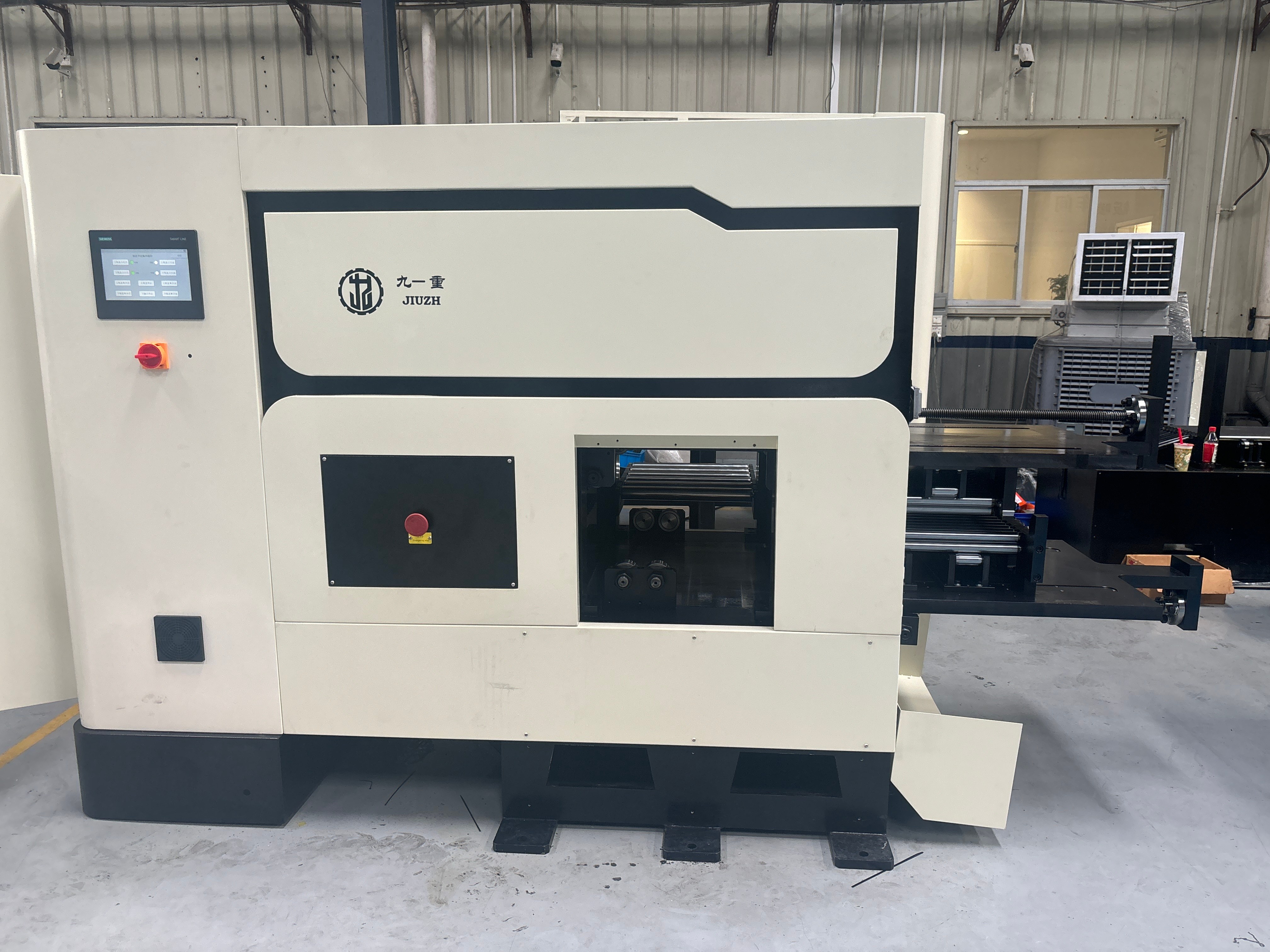 Máquina de nivelación hidráulica de placa pesada para la fabricación de metales