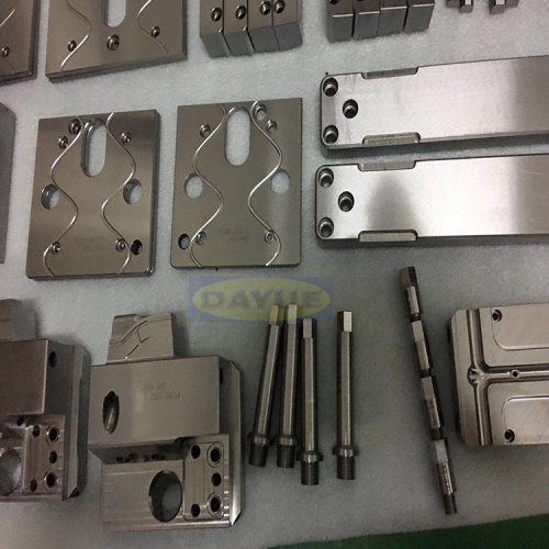 Mould components Inserts and cores for automobile headlights