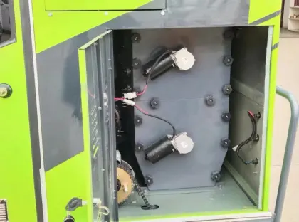 fully enclosed road sweeper
