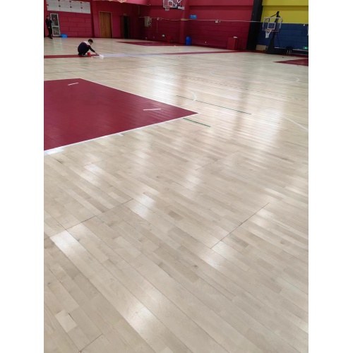 Portable wooden floor for indoor sports