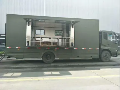 4x4 Dongfeng 7.2 meter container food truck trailer for sale