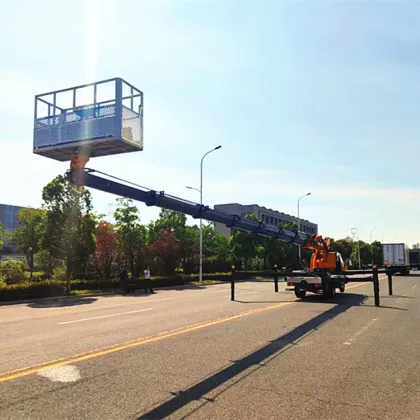 CLW 33 m telescopic boom bucket truck