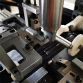 Machine à arrêts supérieurs câblés à fermeture éclair en nylon en nylon automatique