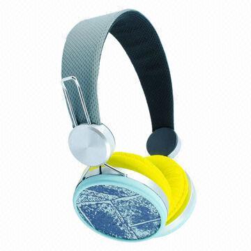 Fashionable Silicone Headphones with 1,000mW Maximum Power Handling and 150cm Cable Length