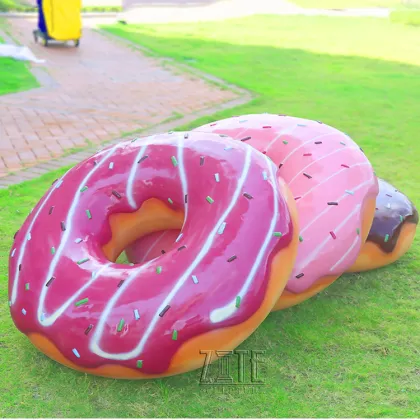 Outdoor Decorative Fiberglass Cute Doughnut Statue