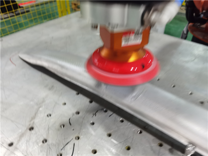 Luggage rack grinding sanding industrial robot