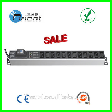 12 ways C19 PDU with surge protection and circuit breaker