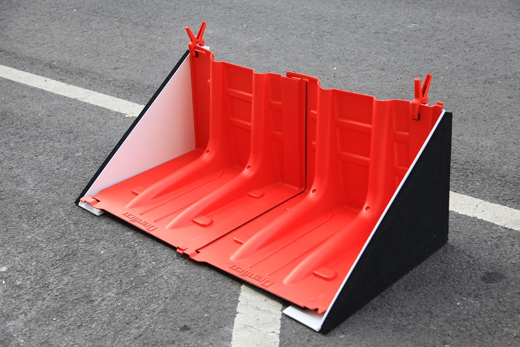 Removeable flood barrier doors for flood water protection