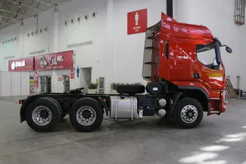 LIUQI Chenglong H5 6x4 430HP Tractor Truck