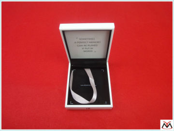 white acrylic jewelry box with laser engraving logo