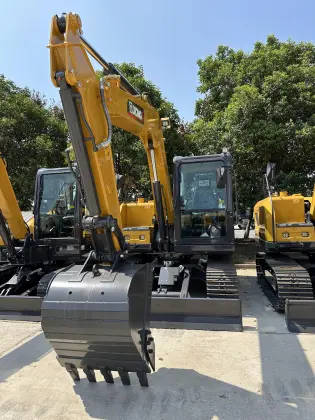 XCMG 6 ton crawler excavator Xe60 small excavator