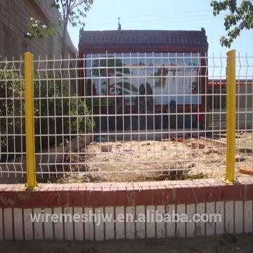 Cheap Price Living Area Plastic Garden Welded Fence /Plastic Welded Border Wire Mesh Fence