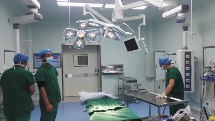 Ondal arm Osram bulbs ceiling surgical lamp