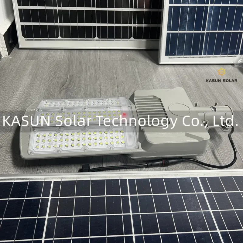 500W High Brightness Solar Street Light for Parking Lot and Yard