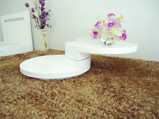 coffee table in white