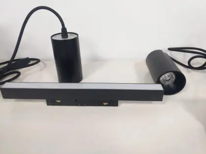 Commercial magnetic track light