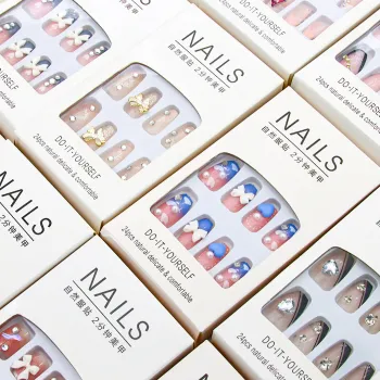 2024 Valentine's Day Short Almond Nail Art Patches with Sparkling Diamonds