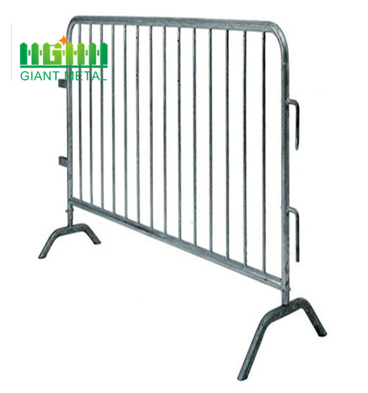 Crowd control fence panels