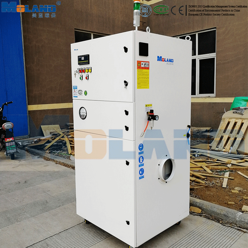 Welder-friendly movable fume extractor dust collector