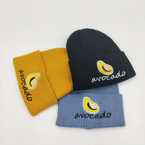 Cappello caldo invernale addensato con ricamo speciale di frutta in cotone