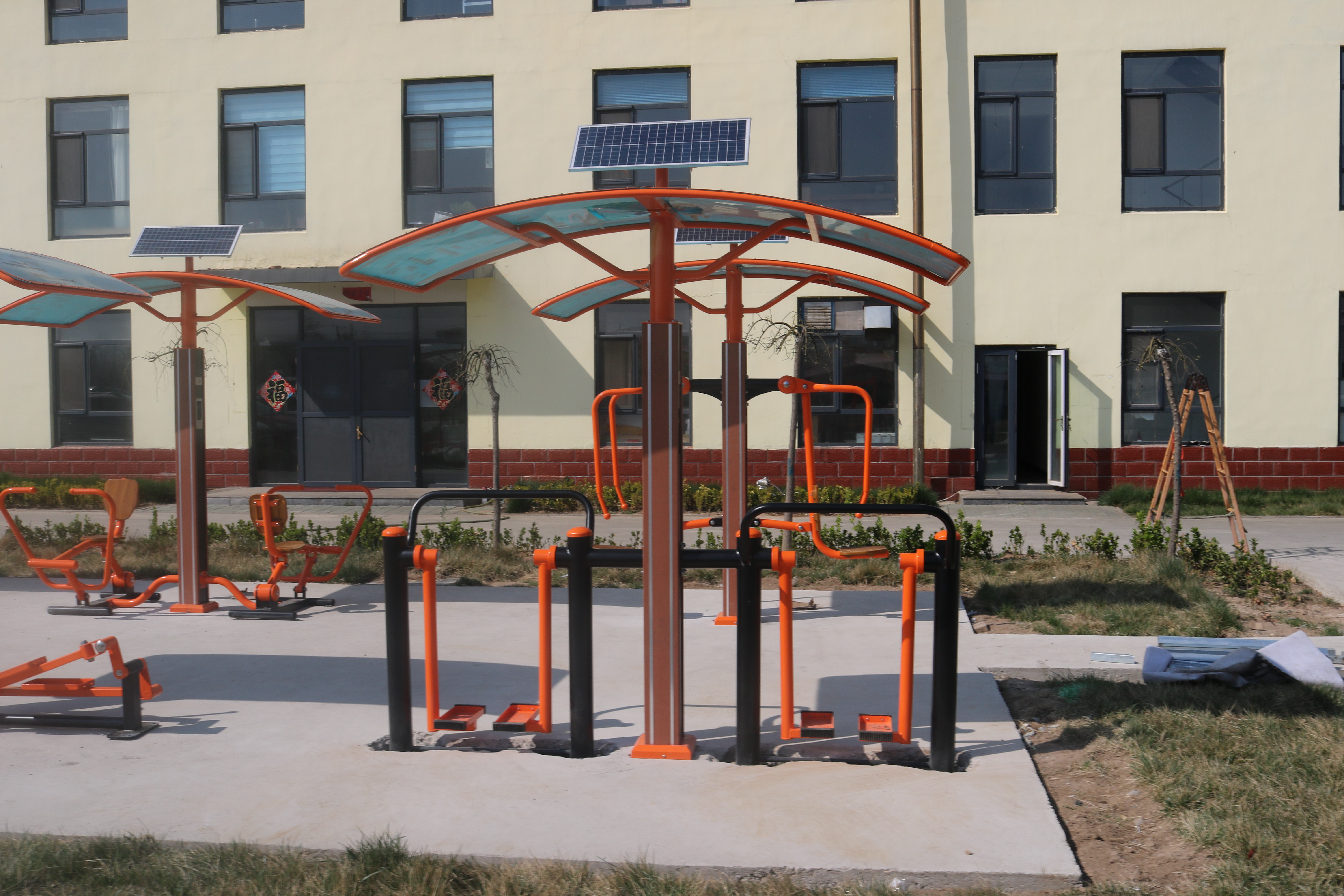 Smart Sports Park Fitness Equipment with Solar Panel Spacewalker