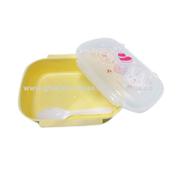 Plastic lunch box in 880ml volume with transparent lid, ideal for promotions