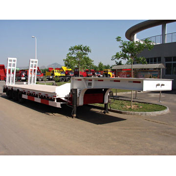 2-axle Low Bed Semi-trailer with 18,000kg/axle Capacity and Steel ChassisNew