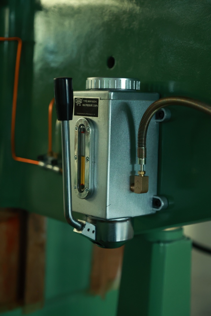 turret milling machine