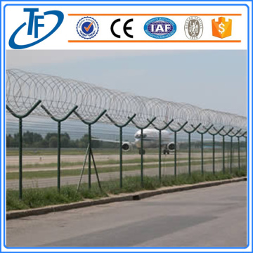 Sân bay và rào chắn lưới nhà tù