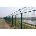 Mental wire mesh fence