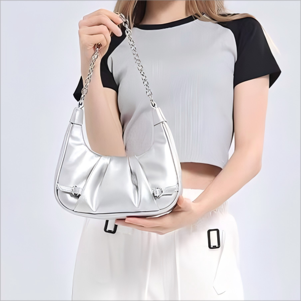 Ladies' shoulder bag for commuting to work