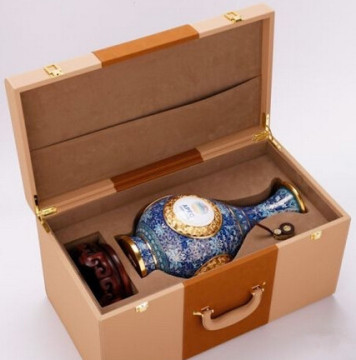 Wooden Gift Box for Apec's Cloisonne Vase