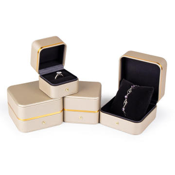 2022 Boîte à bijoux de cadeau en cuir PU multi-fonction portable pour bracelets et anneaux
