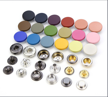 Factory Supply: Vibrant Colorful Painting Buttoned Flat Jeans, Luxury Gold Metal Buttons, and Snaps for Elegant Fashion