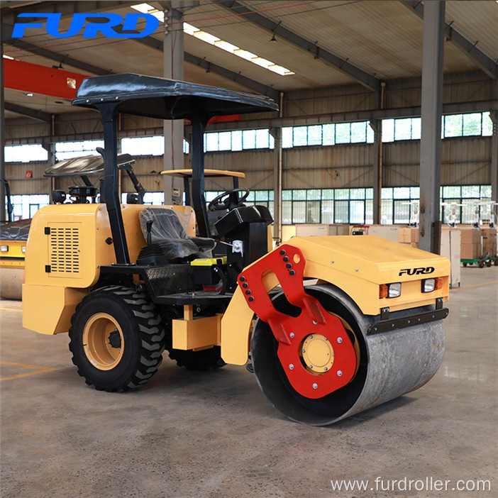 Rubber Tyres 3 Ton Vibratory Road Roller Compactor With Hydraulic Vibrating